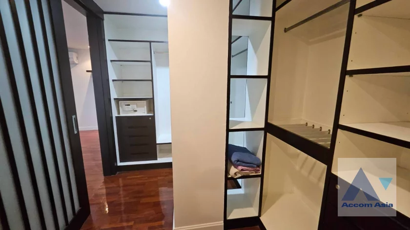 10  4 br Apartment For Rent in Silom ,Bangkok BTS Surasak at High-end Low Rise  AA46291
