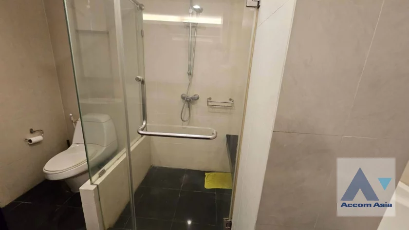 19  4 br Apartment For Rent in Silom ,Bangkok BTS Surasak at High-end Low Rise  AA46291