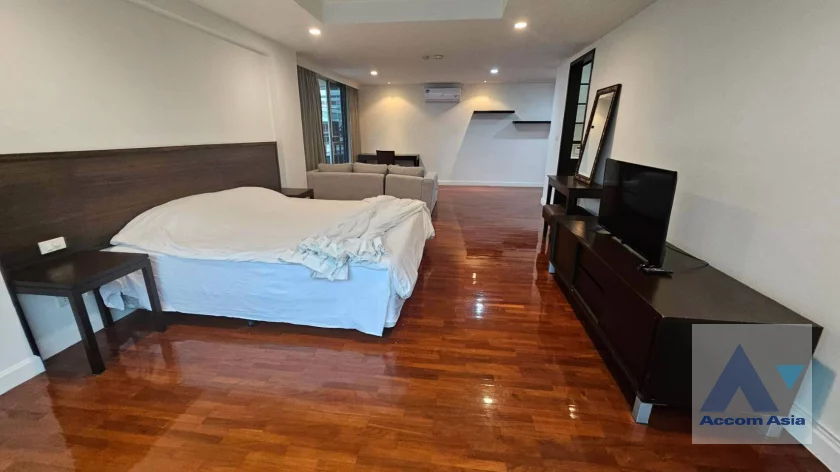 9  4 br Apartment For Rent in Silom ,Bangkok BTS Surasak at High-end Low Rise  AA46291