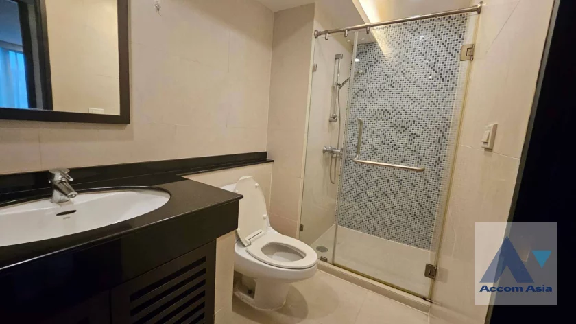 18  4 br Apartment For Rent in Silom ,Bangkok BTS Surasak at High-end Low Rise  AA46291