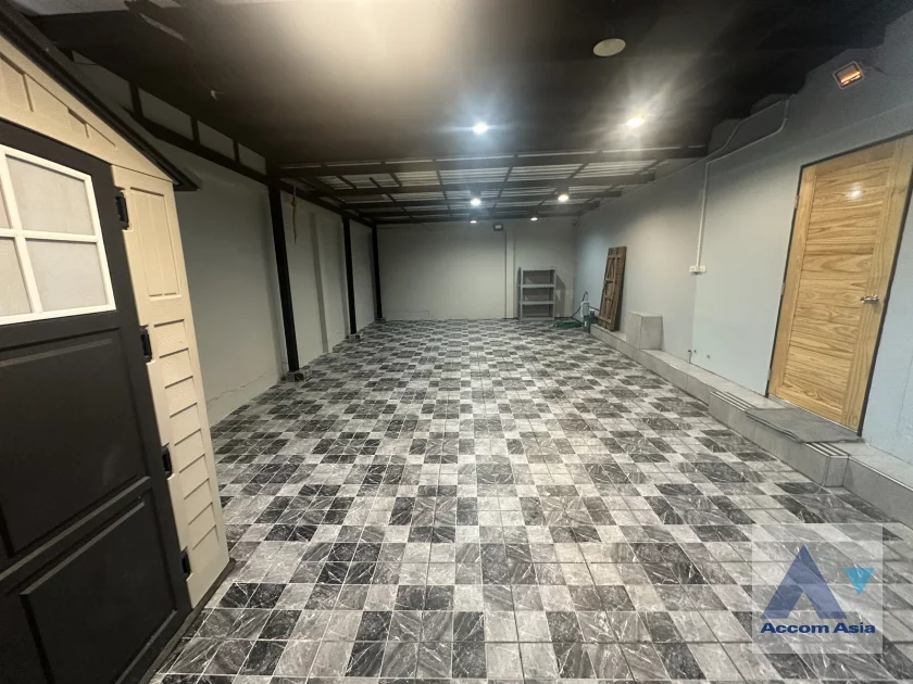 38  5 br House For Rent in Sukhumvit ,Bangkok BTS Bang Chak AA46293