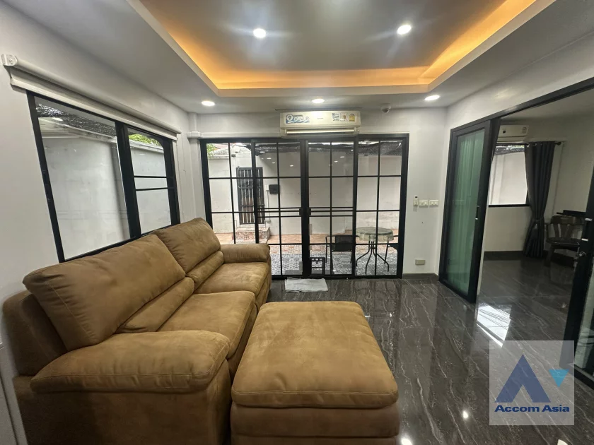  1  5 br House For Rent in Sukhumvit ,Bangkok BTS Bang Chak AA46293