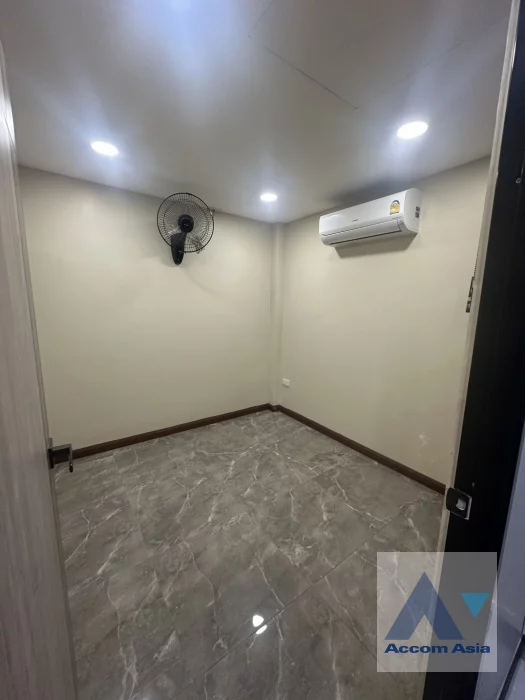 16  5 br House For Rent in Sukhumvit ,Bangkok BTS Bang Chak AA46293