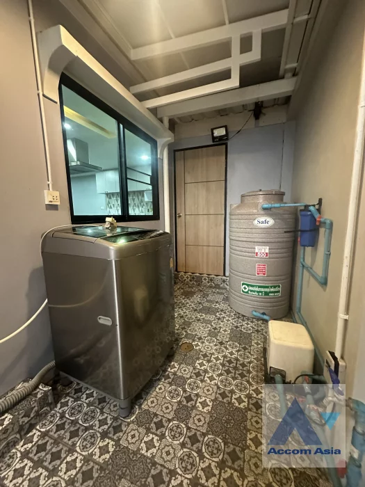 12  5 br House For Rent in Sukhumvit ,Bangkok BTS Bang Chak AA46293