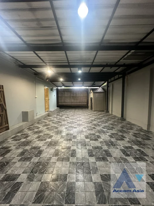 40  5 br House For Rent in Sukhumvit ,Bangkok BTS Bang Chak AA46293