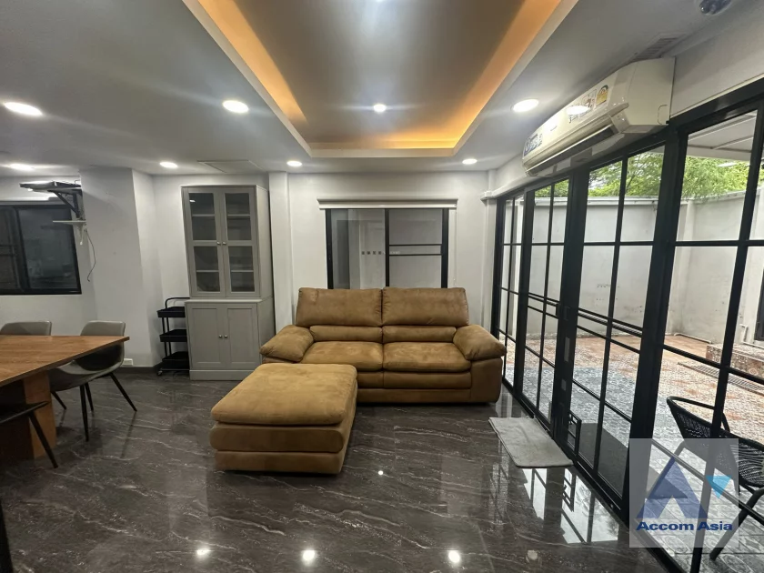  1  5 br House For Rent in Sukhumvit ,Bangkok BTS Bang Chak AA46293