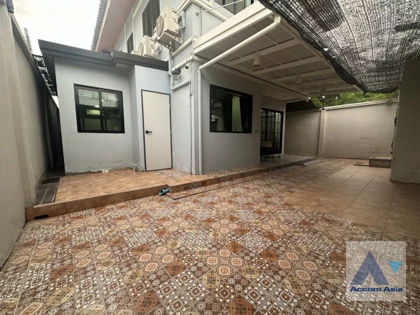 42  5 br House For Rent in Sukhumvit ,Bangkok BTS Bang Chak AA46293