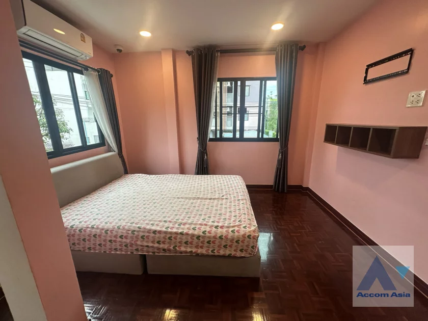 21  5 br House For Rent in Sukhumvit ,Bangkok BTS Bang Chak AA46293
