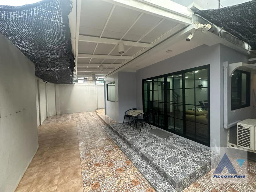 44  5 br House For Rent in Sukhumvit ,Bangkok BTS Bang Chak AA46293