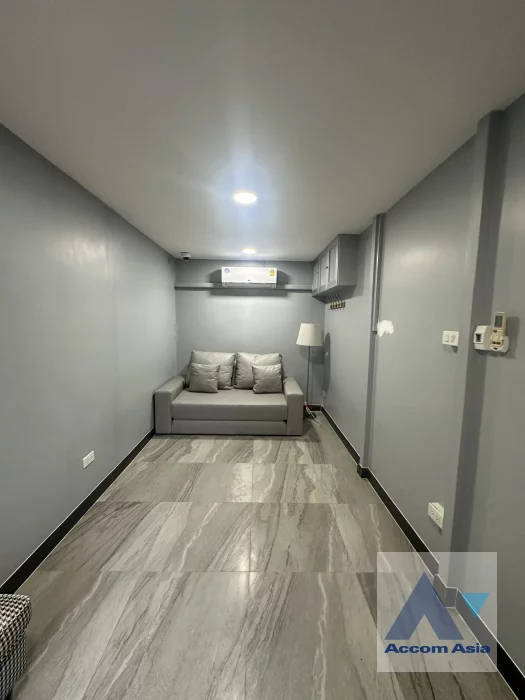 28  5 br House For Rent in Sukhumvit ,Bangkok BTS Bang Chak AA46293