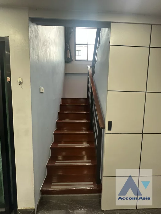 25  5 br House For Rent in Sukhumvit ,Bangkok BTS Bang Chak AA46293