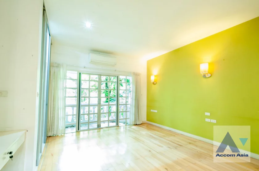 unitPartly Furnished, Pet friendly |  4 Bedrooms  Townhouse For Rent & Sale in Sukhumvit, Bangkok  (AA46295)