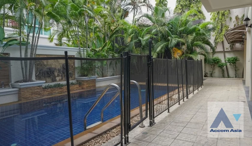 11  4 br House for rent and sale in Sukhumvit ,Bangkok BTS Thong Lo at Exclusive family compound AA46296