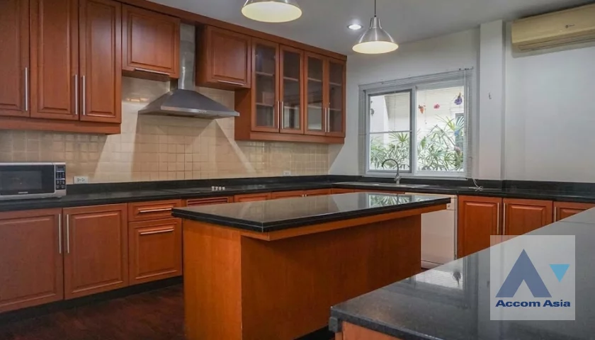  1  4 br House for rent and sale in Sukhumvit ,Bangkok BTS Thong Lo at Exclusive family compound AA46296