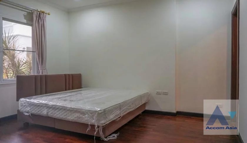 5  4 br House for rent and sale in Sukhumvit ,Bangkok BTS Thong Lo at Exclusive family compound AA46296