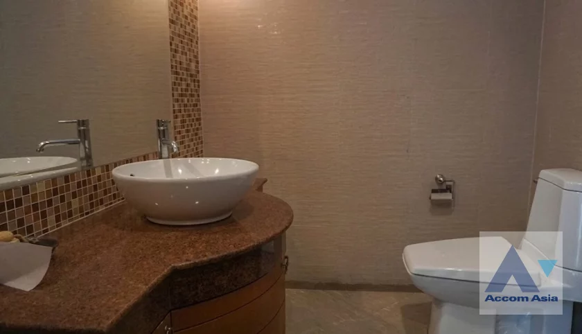 9  4 br House for rent and sale in Sukhumvit ,Bangkok BTS Thong Lo at Exclusive family compound AA46296