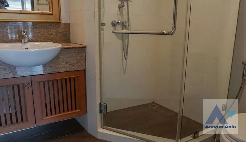 8  4 br House for rent and sale in Sukhumvit ,Bangkok BTS Thong Lo at Exclusive family compound AA46296