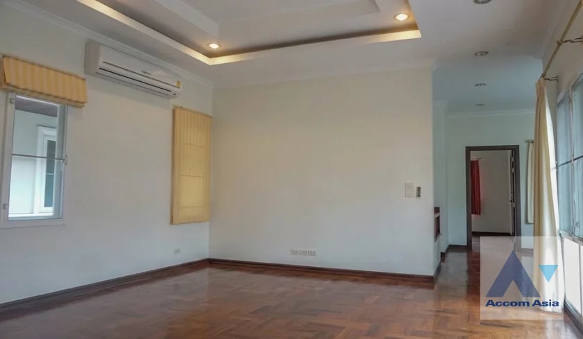 4  4 br House for rent and sale in Sukhumvit ,Bangkok BTS Thong Lo at Exclusive family compound AA46296