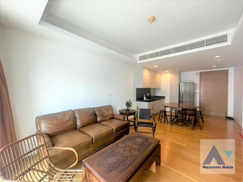 unit 1 Bedroom  Condominium For Rent & Sale in Ploenchit, Bangkok  near BTS Ploenchit - MRT Lumphini (AA46308)