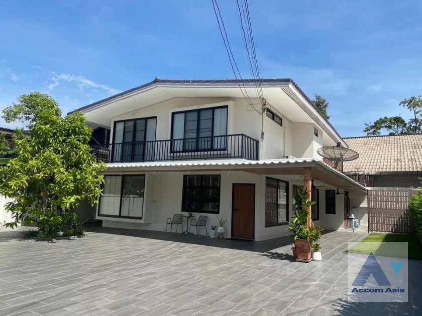  2  4 br House for rent and sale in Phaholyothin ,Bangkok  AA46313