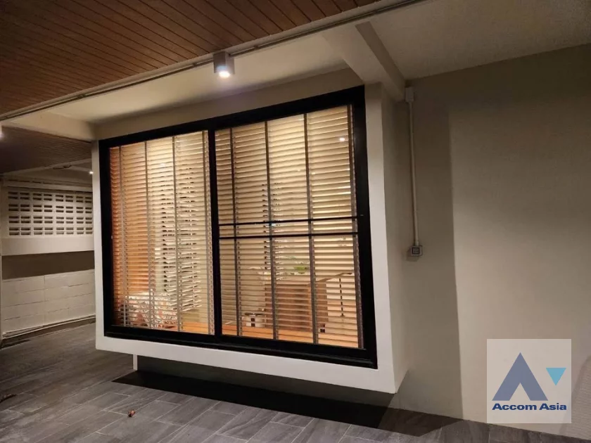 23  4 br House for rent and sale in Phaholyothin ,Bangkok  AA46313
