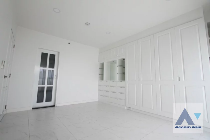 5  2 br Condominium For Sale in Sathorn ,Bangkok BRT Thanon Chan at Baan Nonzee AA46316