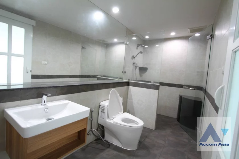 8  2 br Condominium For Sale in Sathorn ,Bangkok BRT Thanon Chan at Baan Nonzee AA46316