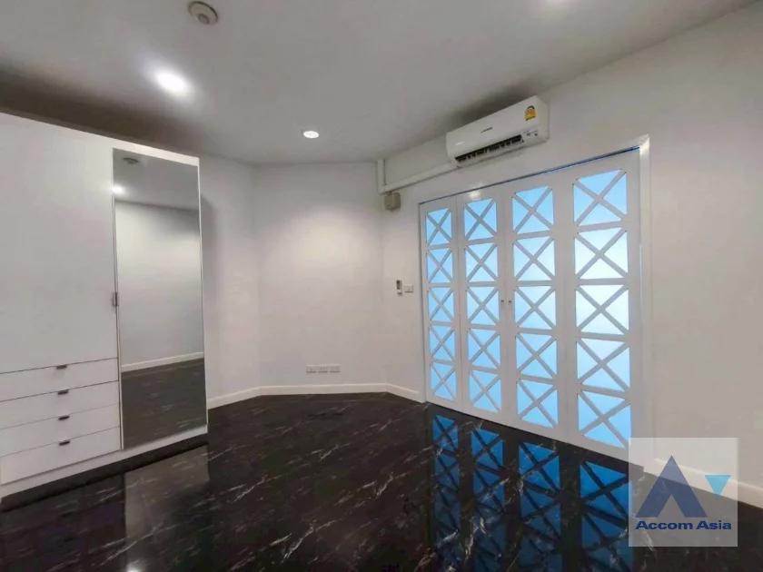  1  2 br Condominium For Sale in Sathorn ,Bangkok BRT Thanon Chan at Baan Nonzee AA46316