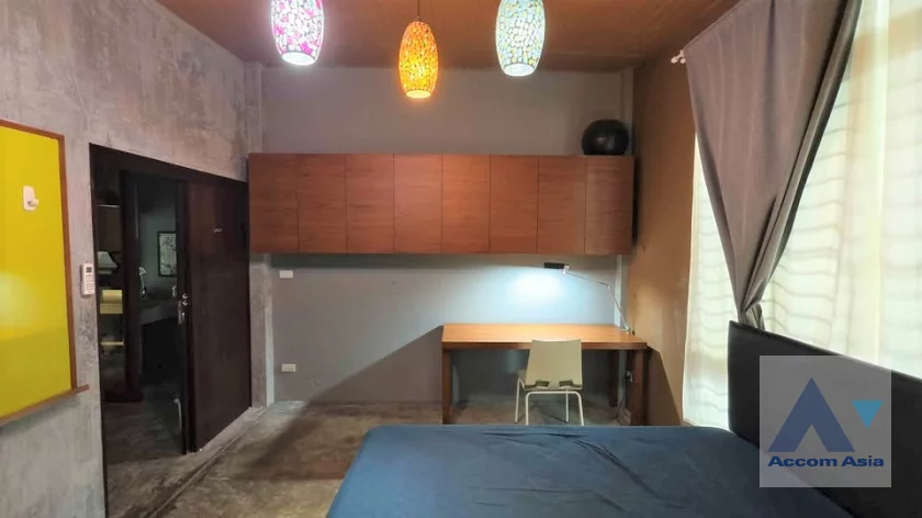13  2 br House for rent and sale in Ratchadaphisek ,Bangkok MRT Huai Khwang AA46317