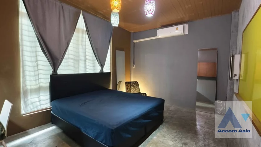 12  2 br House for rent and sale in Ratchadaphisek ,Bangkok MRT Huai Khwang AA46317