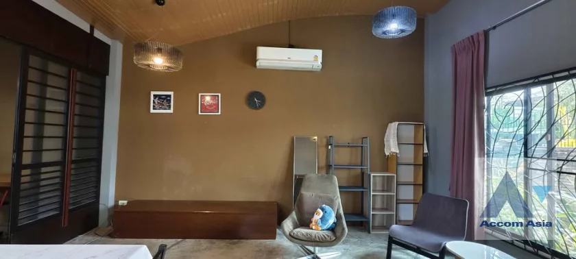 15  2 br House for rent and sale in Ratchadaphisek ,Bangkok MRT Huai Khwang AA46317