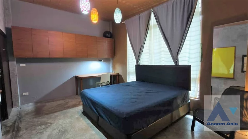 11  2 br House for rent and sale in Ratchadaphisek ,Bangkok MRT Huai Khwang AA46317