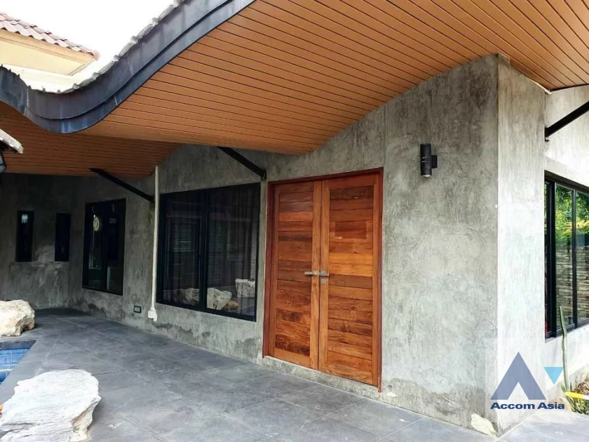  1  2 br House for rent and sale in Ratchadaphisek ,Bangkok MRT Huai Khwang AA46317