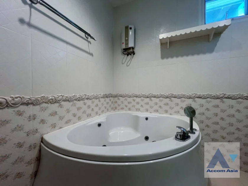 12  4 br House for rent and sale in Bang Na ,Bangkok BTS Bearing at Fantasia Villa 3  AA46324