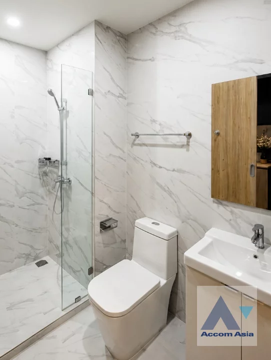 5  2 br Apartment For Rent in Ploenchit ,Bangkok BTS Ploenchit - MRT Lumphini at Cozy Style with Good Surrounding AA46326
