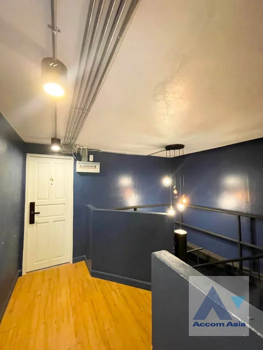 16  7 br Townhouse for rent and sale in Silom ,Bangkok BTS Surasak AA46327