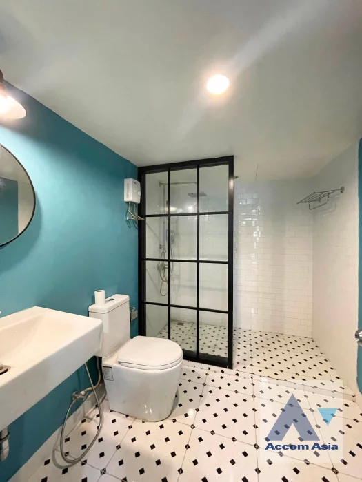 18  7 br Townhouse for rent and sale in Silom ,Bangkok BTS Surasak AA46327