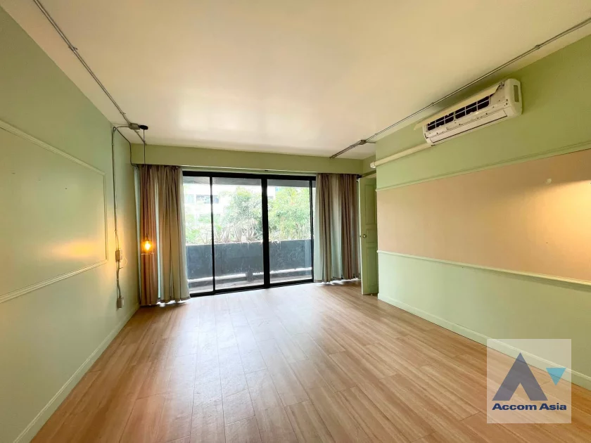 12  7 br Townhouse for rent and sale in Silom ,Bangkok BTS Surasak AA46327