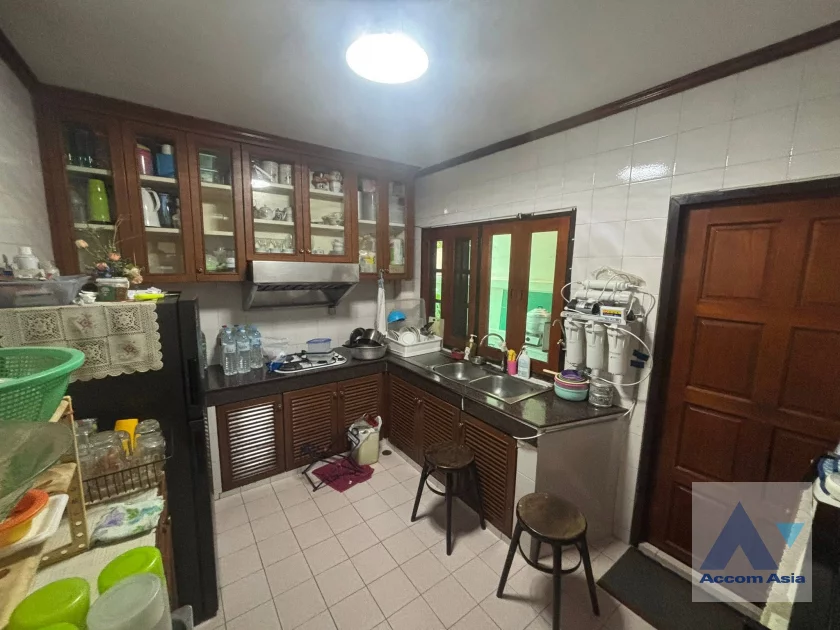 7  4 br House for rent and sale in Sukhumvit ,Bangkok BTS Phra khanong at Moo Baan Pakamas AA46338