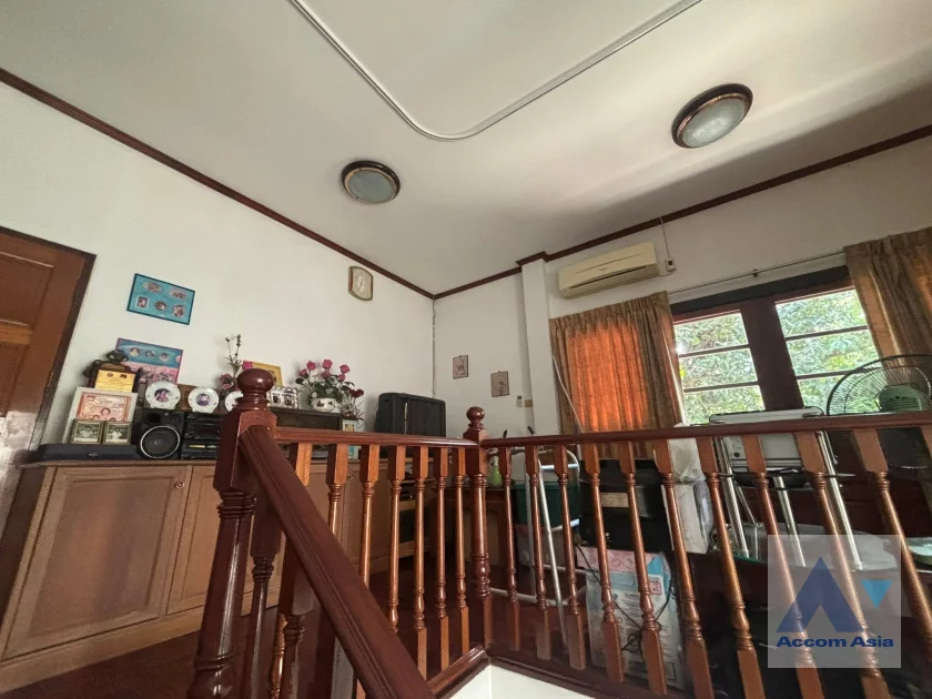 13  4 br House for rent and sale in Sukhumvit ,Bangkok BTS Phra khanong at Moo Baan Pakamas AA46338