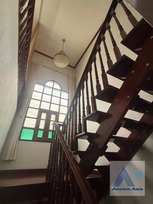 12  4 br House for rent and sale in Sukhumvit ,Bangkok BTS Phra khanong at Moo Baan Pakamas AA46338