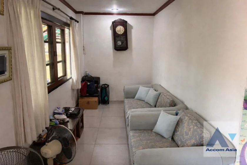 5  4 br House for rent and sale in Sukhumvit ,Bangkok BTS Phra khanong at Moo Baan Pakamas AA46338