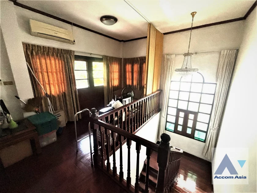 14  4 br House for rent and sale in Sukhumvit ,Bangkok BTS Phra khanong at Moo Baan Pakamas AA46338