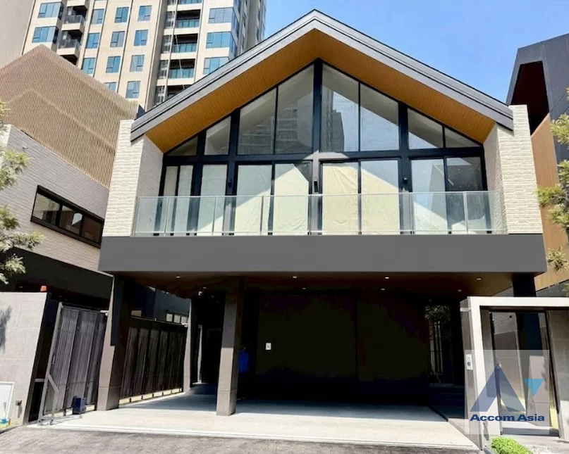  2  4 br House for rent and sale in Petchkasem ,Bangkok  at Noble Aqua Riverfront Ratburana  AA46343