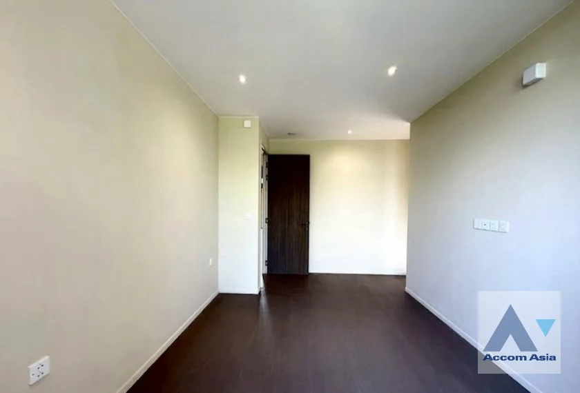 5  4 br House for rent and sale in Petchkasem ,Bangkok  at Noble Aqua Riverfront Ratburana  AA46343