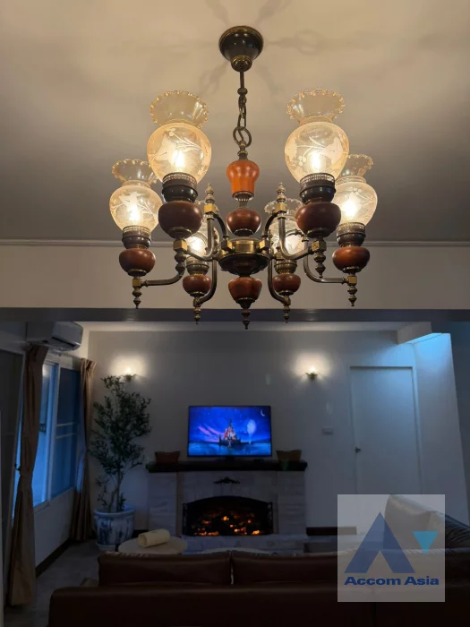 unit 3 Bedrooms  Condominium For Rent in Sukhumvit, Bangkok  near BTS Thong Lo (AA46346)