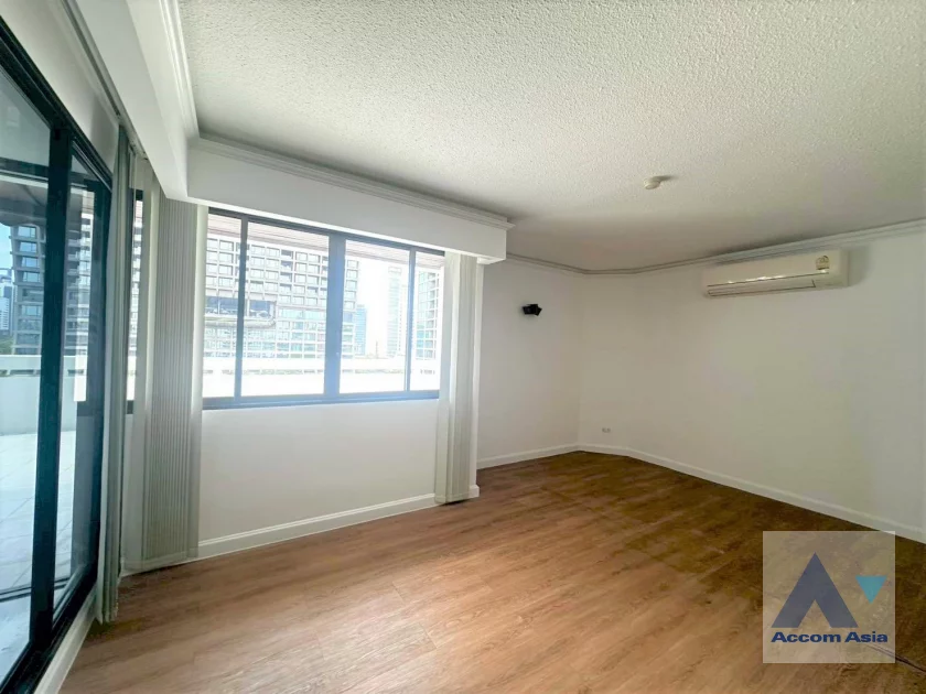6  3 br Apartment For Rent in Ploenchit ,Bangkok BTS Ratchadamri at High rise and Peaceful AA46356