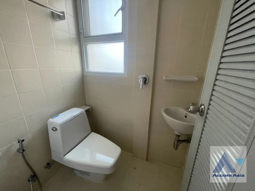19  3 br Apartment For Rent in Sukhumvit ,Bangkok BTS Phrom Phong at Apartment with Top Facilities, Close to Emshere AA46357