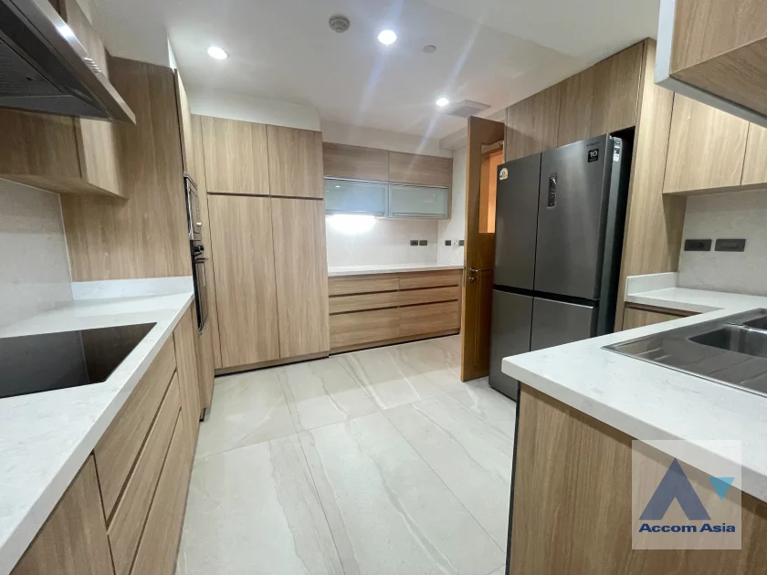 5  3 br Apartment For Rent in Sukhumvit ,Bangkok BTS Phrom Phong at Apartment with Top Facilities, Close to Emshere AA46357