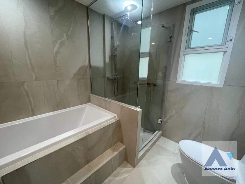 14  3 br Apartment For Rent in Sukhumvit ,Bangkok BTS Phrom Phong at Apartment with Top Facilities, Close to Emshere AA46357
